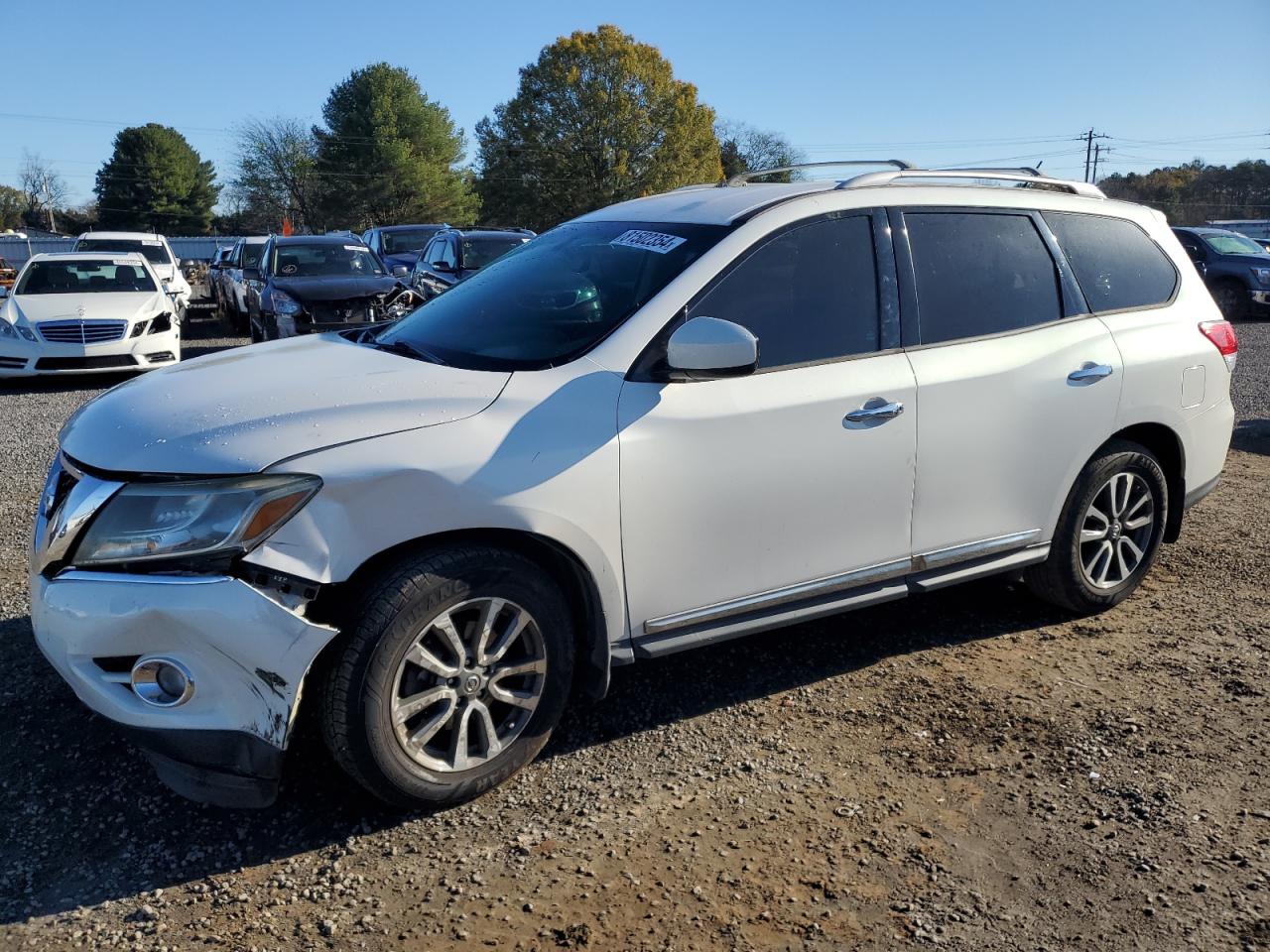  Salvage Nissan Pathfinder