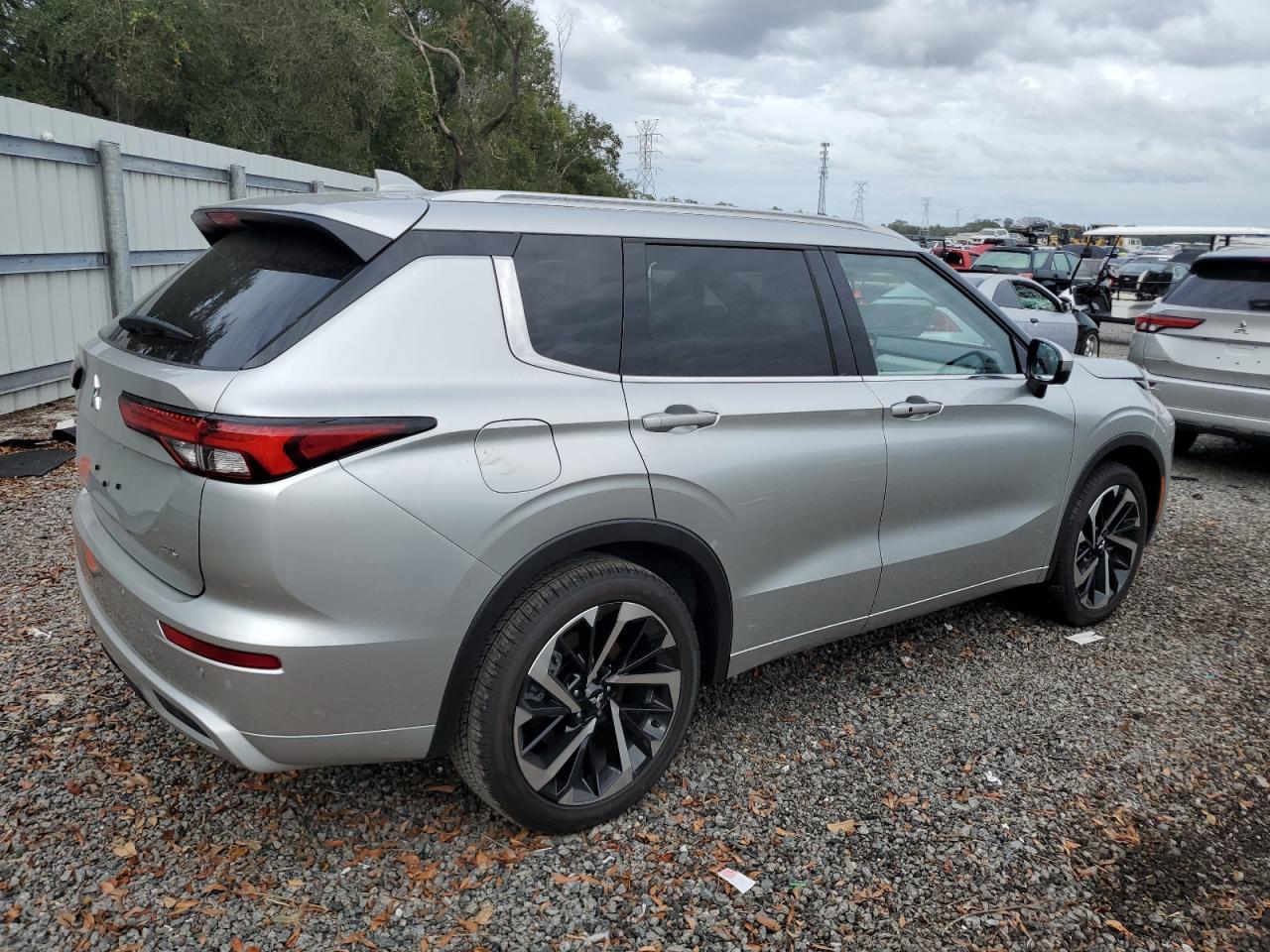 Lot #3033245811 2024 MITSUBISHI OUTLANDER