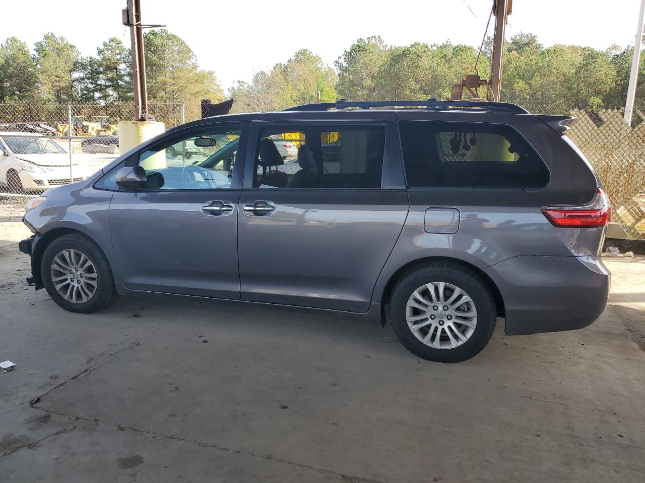 Lot #2986737185 2015 TOYOTA SIENNA XLE