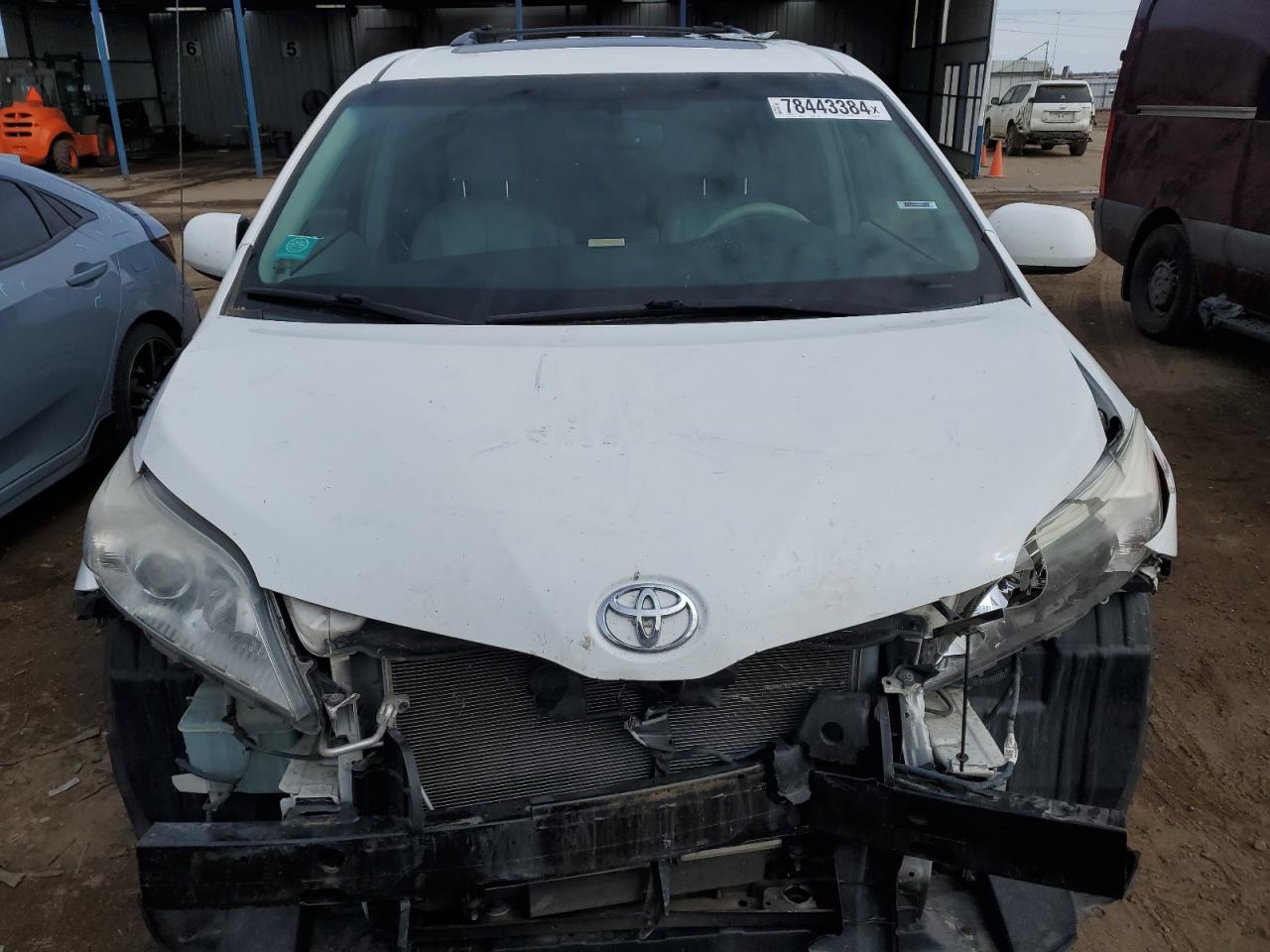 Lot #2986953843 2014 TOYOTA SIENNA XLE