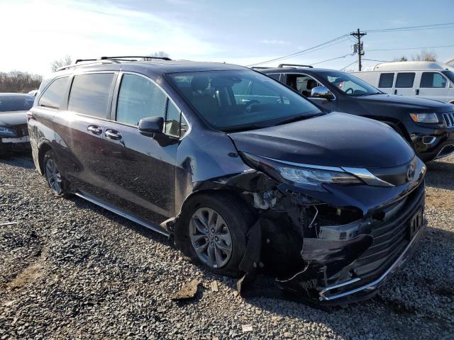 2022 TOYOTA SIENNA XLE - 5TDYSKFC9NS055934