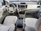 TOYOTA SIENNA LE photo