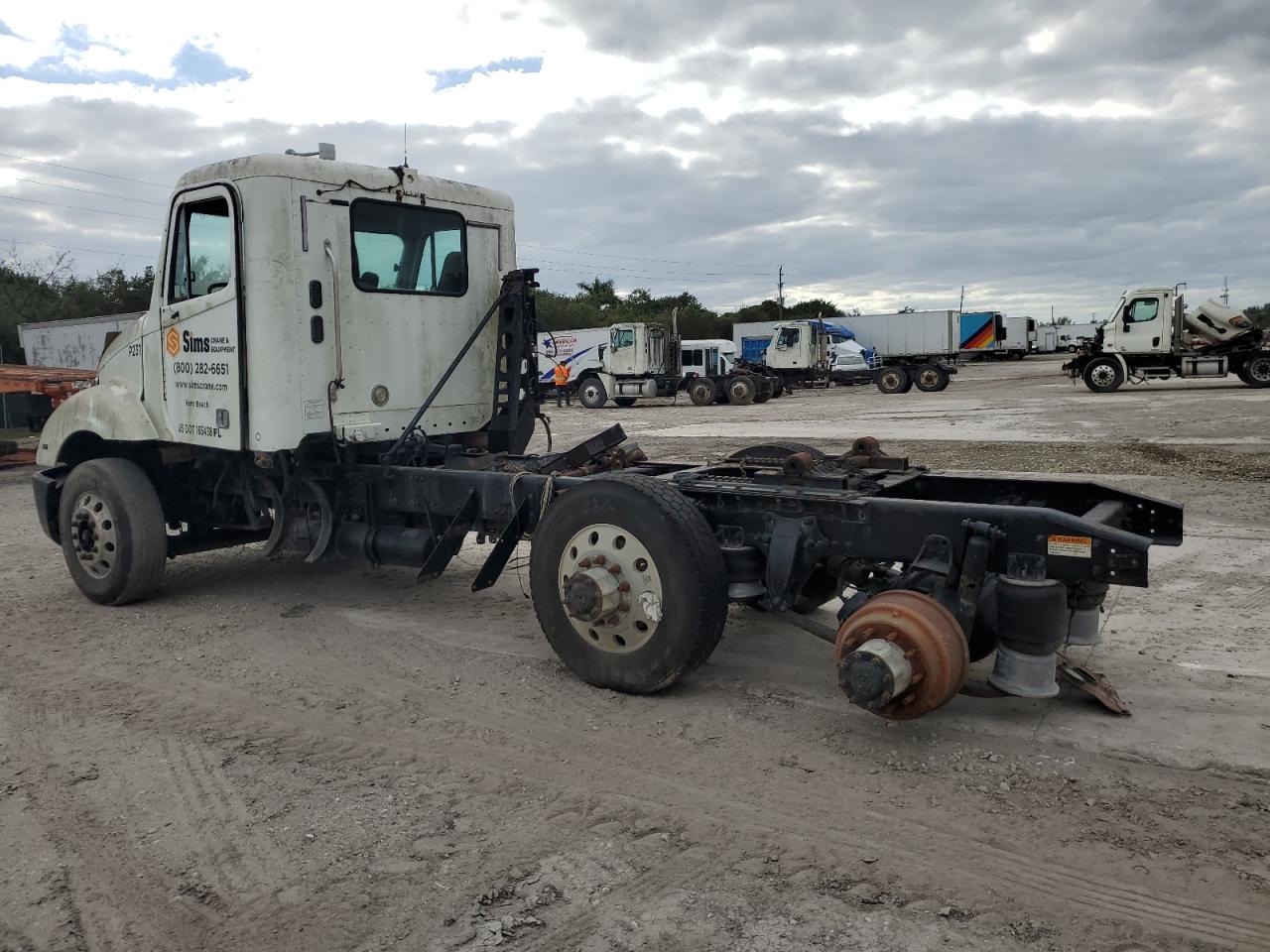 Lot #2986752175 2008 FREIGHTLINER CONVENTION