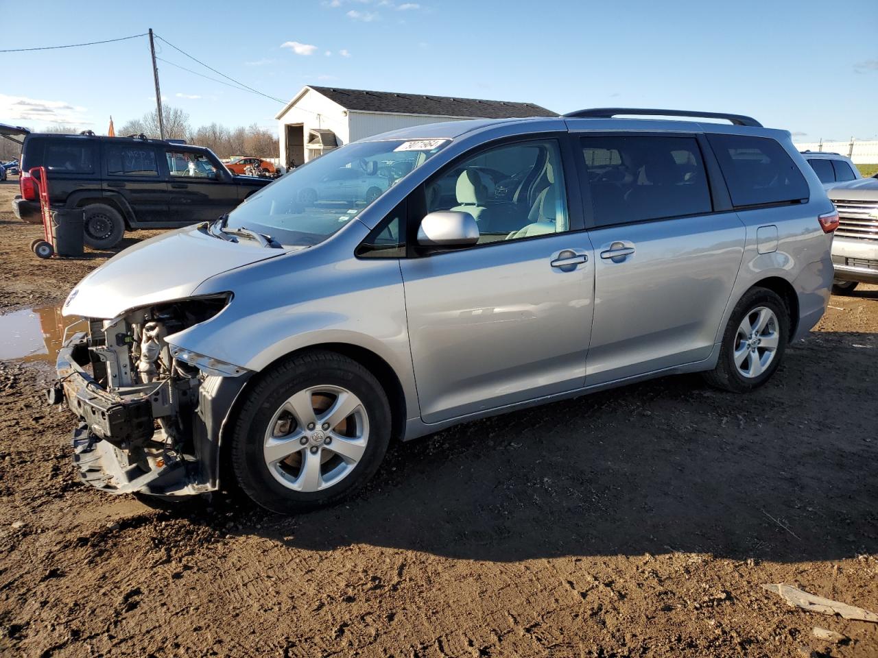 Toyota Sienna 2015 E grade