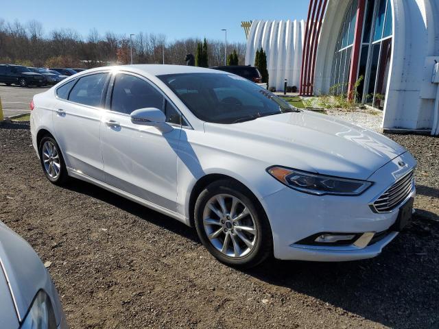 VIN 3FA6P0HD0HR115812 2017 Ford Fusion, SE no.4