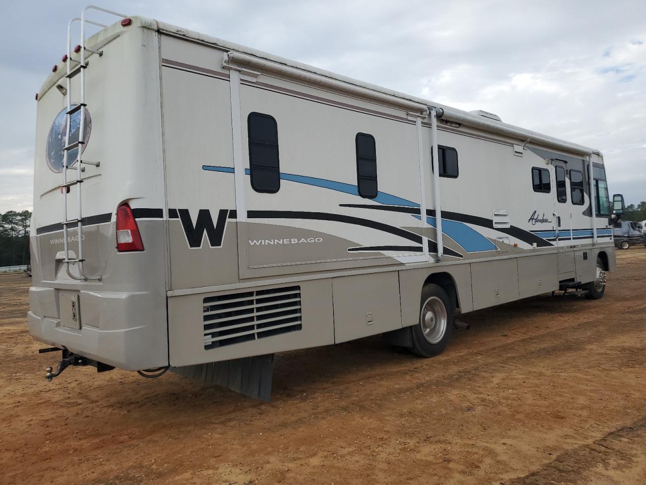 Lot #2970024961 2004 WINNEBAGO ADVENTURER