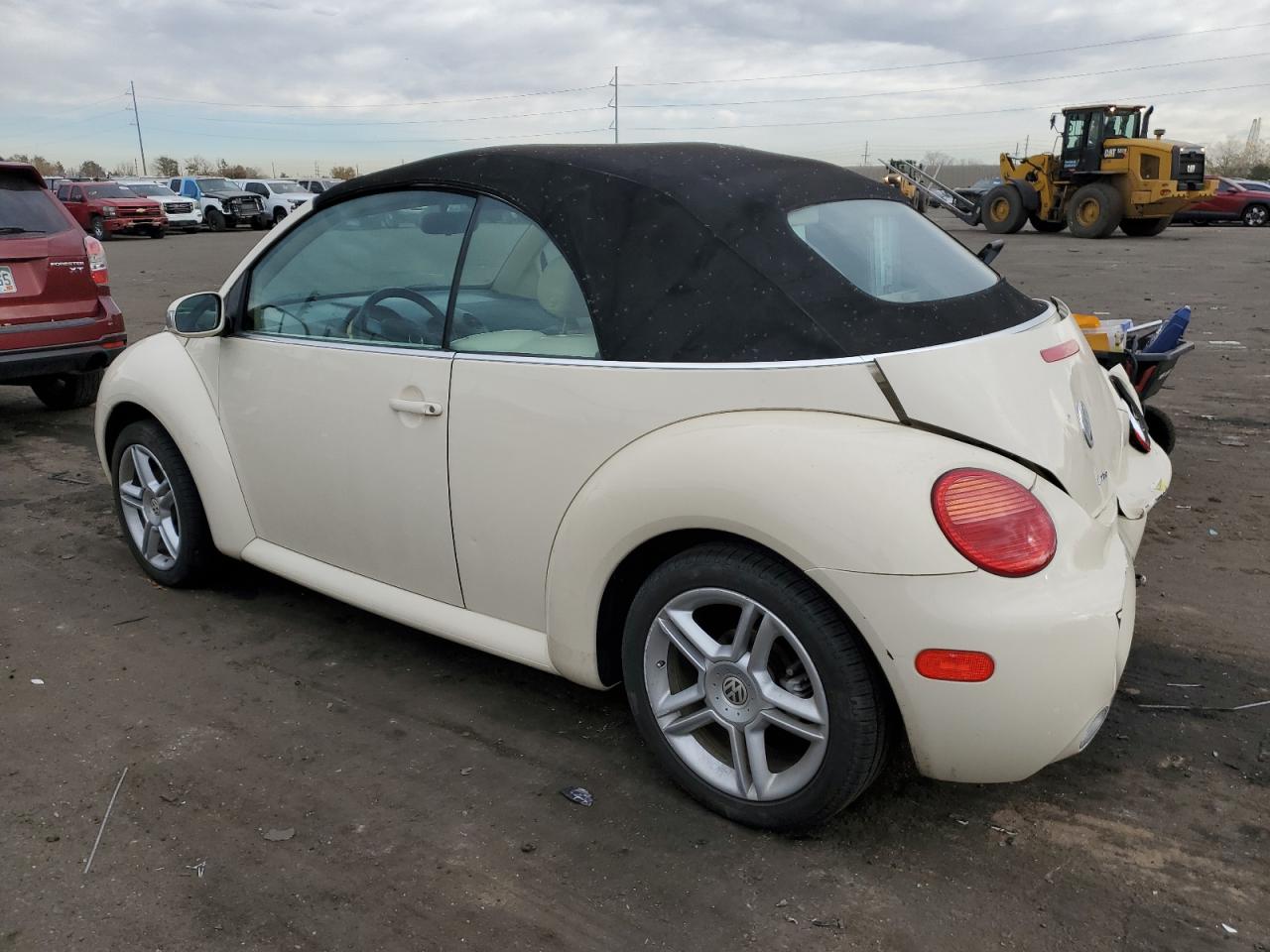 Lot #3024672585 2004 VOLKSWAGEN NEW BEETLE