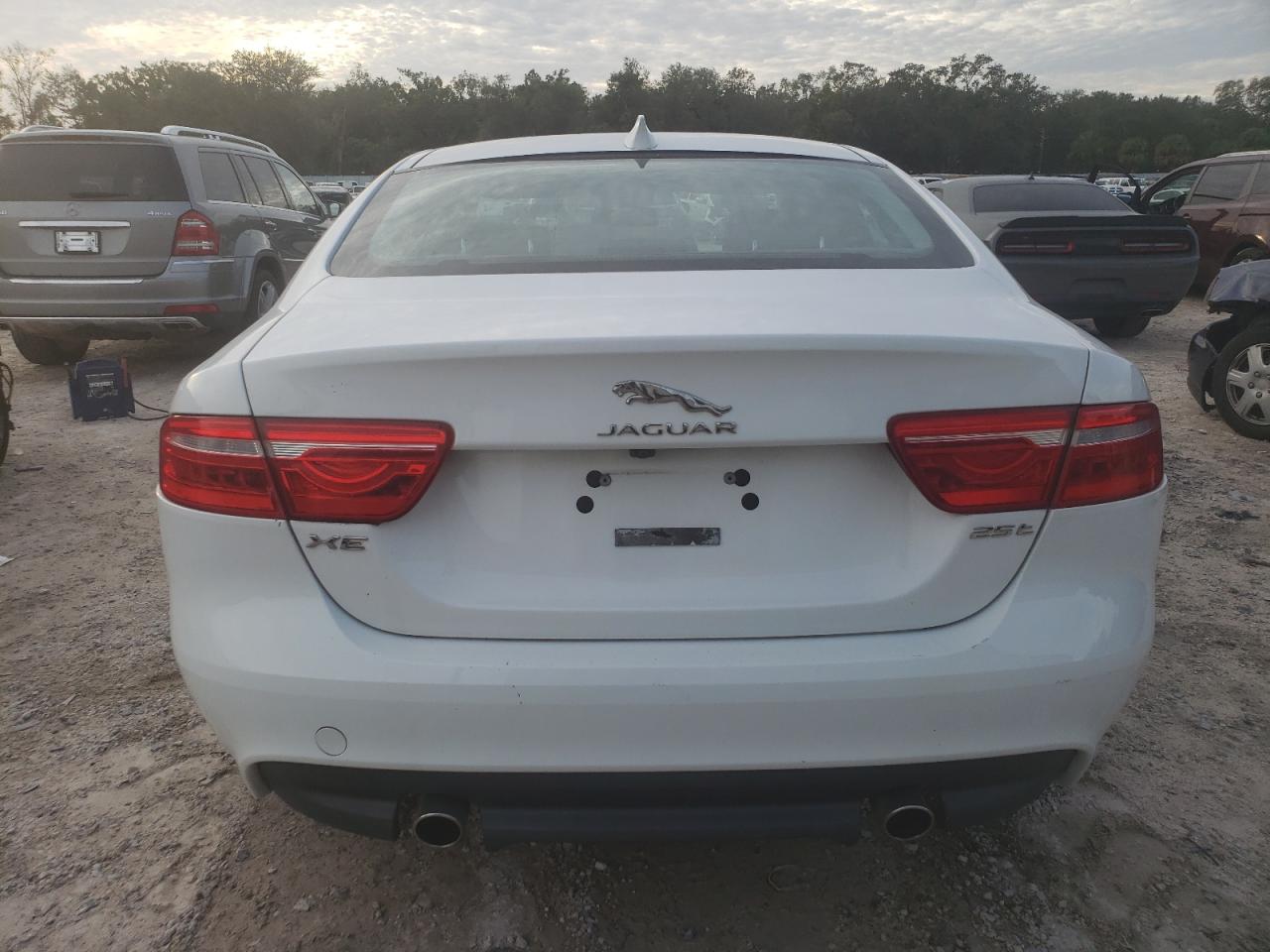 Lot #2969790389 2017 JAGUAR XE