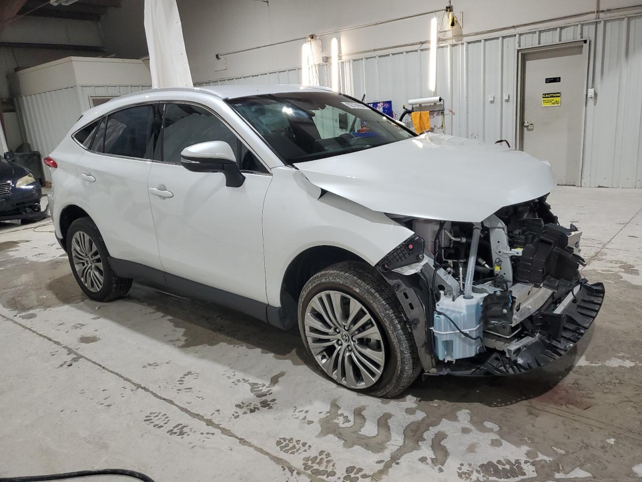 Lot #3034290115 2023 TOYOTA VENZA LE