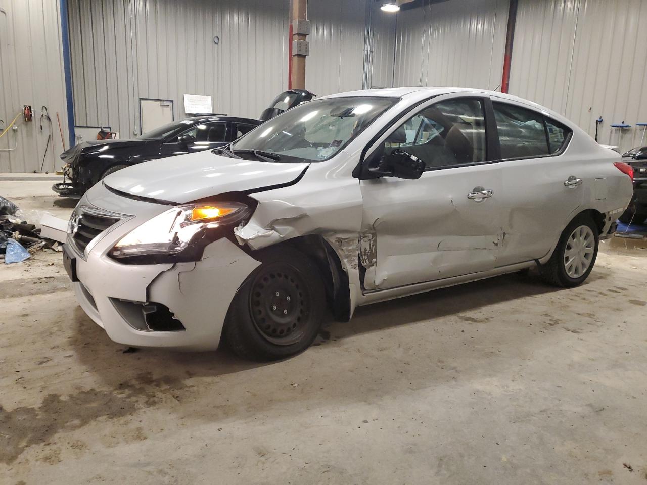 Lot #3034627756 2015 NISSAN VERSA S