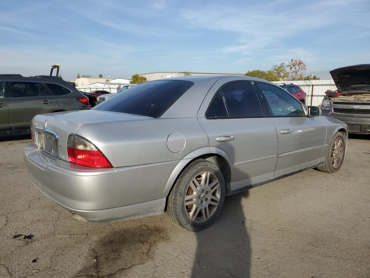 Lot #3008866613 2004 LINCOLN LS