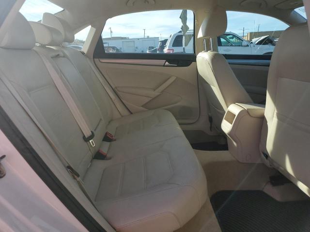 2015 VOLKSWAGEN PASSAT S - 1VWAS7A33FC079491