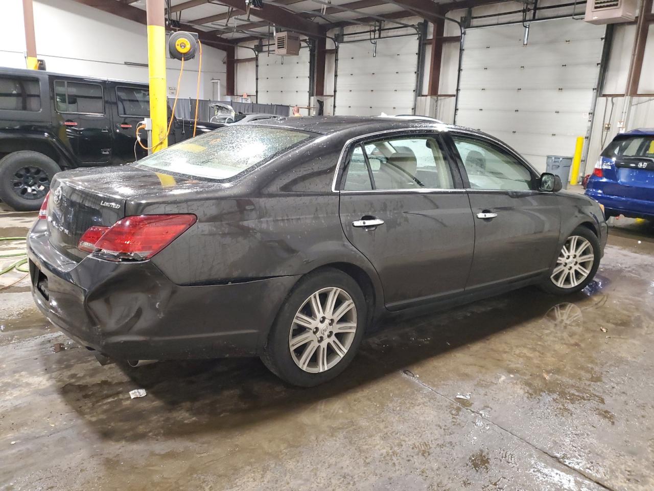 Lot #3033237802 2010 TOYOTA AVALON XL