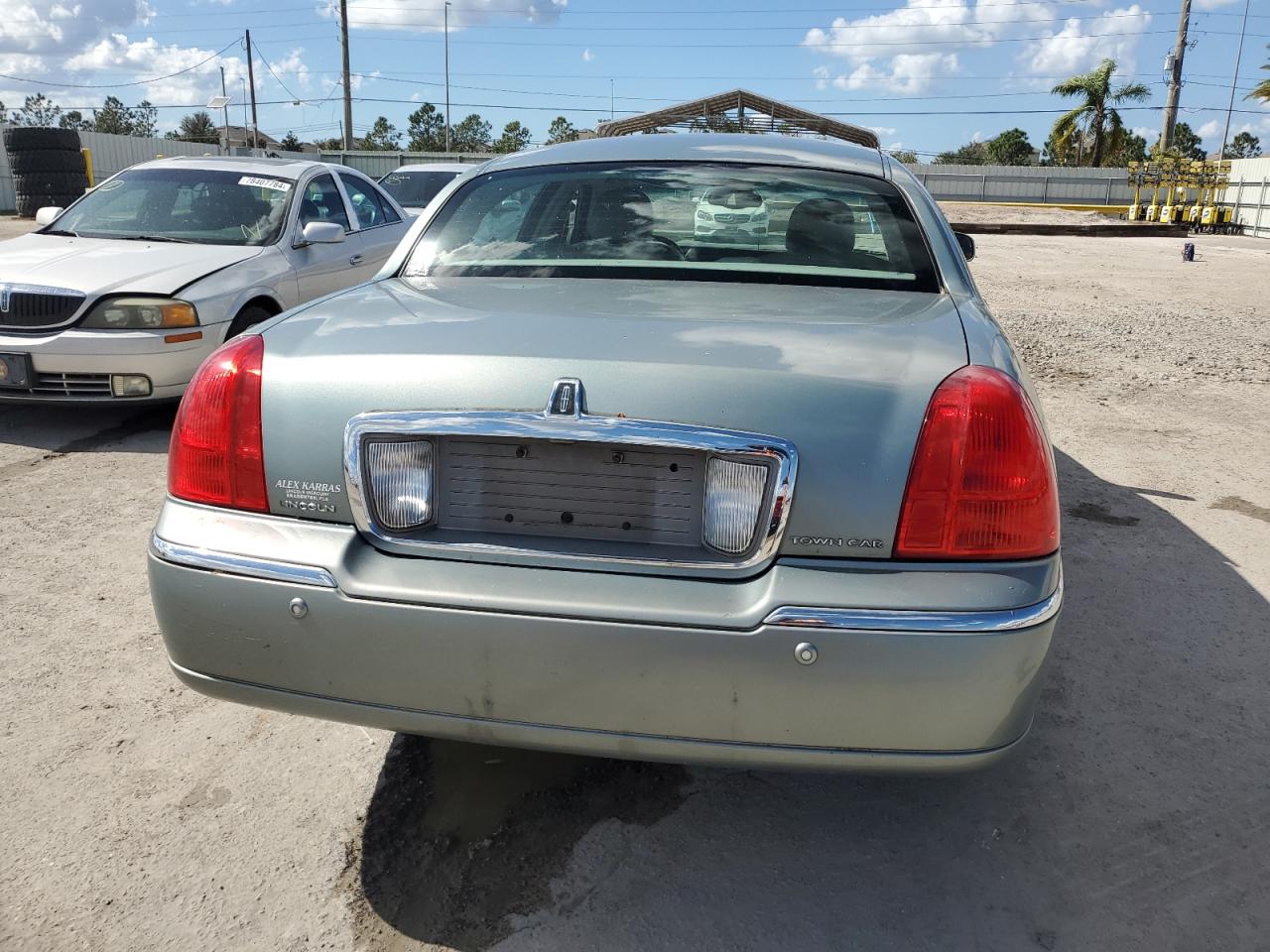 Lot #3030417460 2005 LINCOLN TOWN CAR