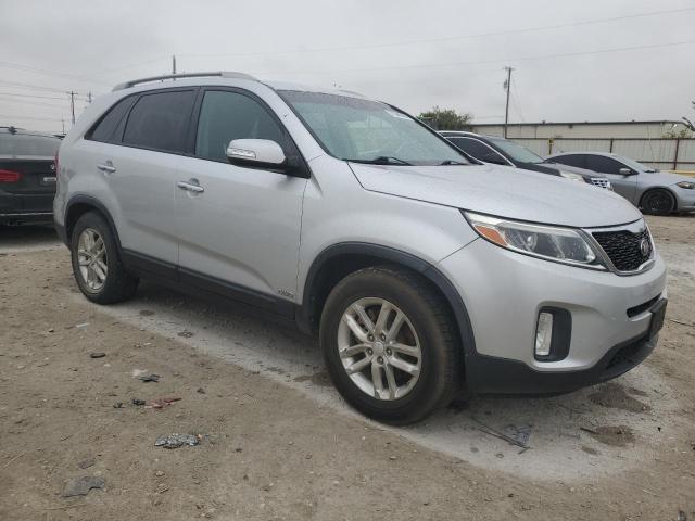 VIN 5XYKTCA6XFG612410 2015 KIA Sorento, LX no.4