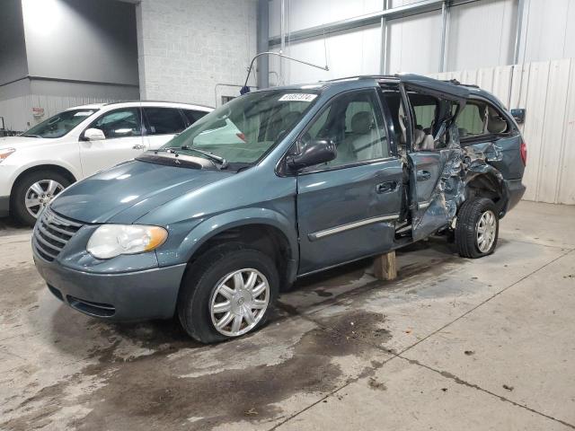 2005 CHRYSLER TOWN & COU #3004174928