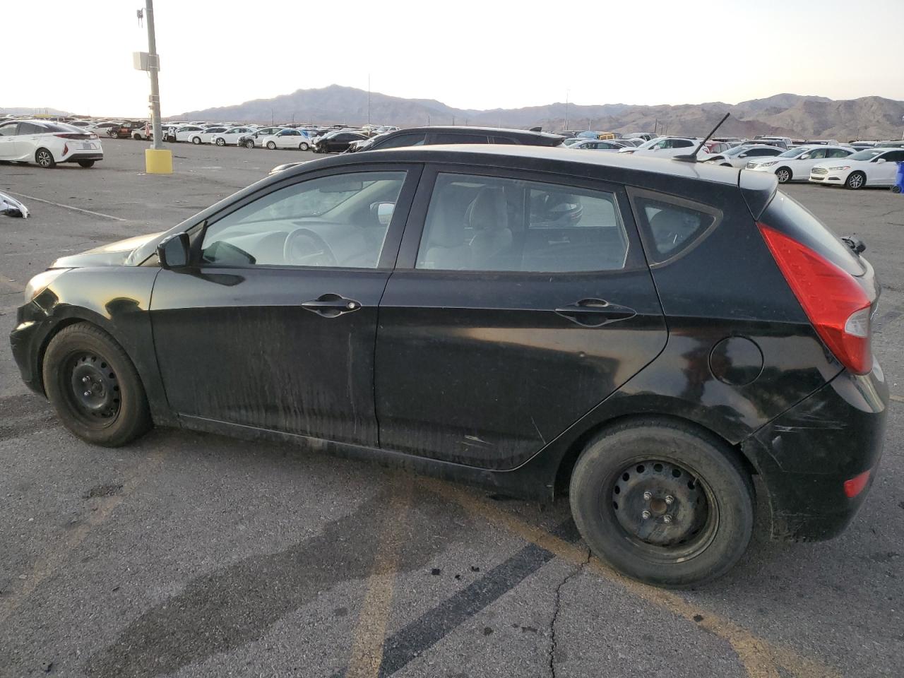 Lot #2989443596 2017 HYUNDAI ACCENT SE