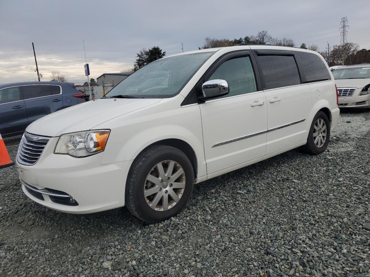 Lot #3024698736 2011 CHRYSLER TOWN & COU