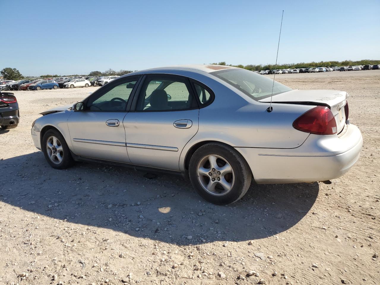 Lot #2994143325 2001 FORD TAURUS SES