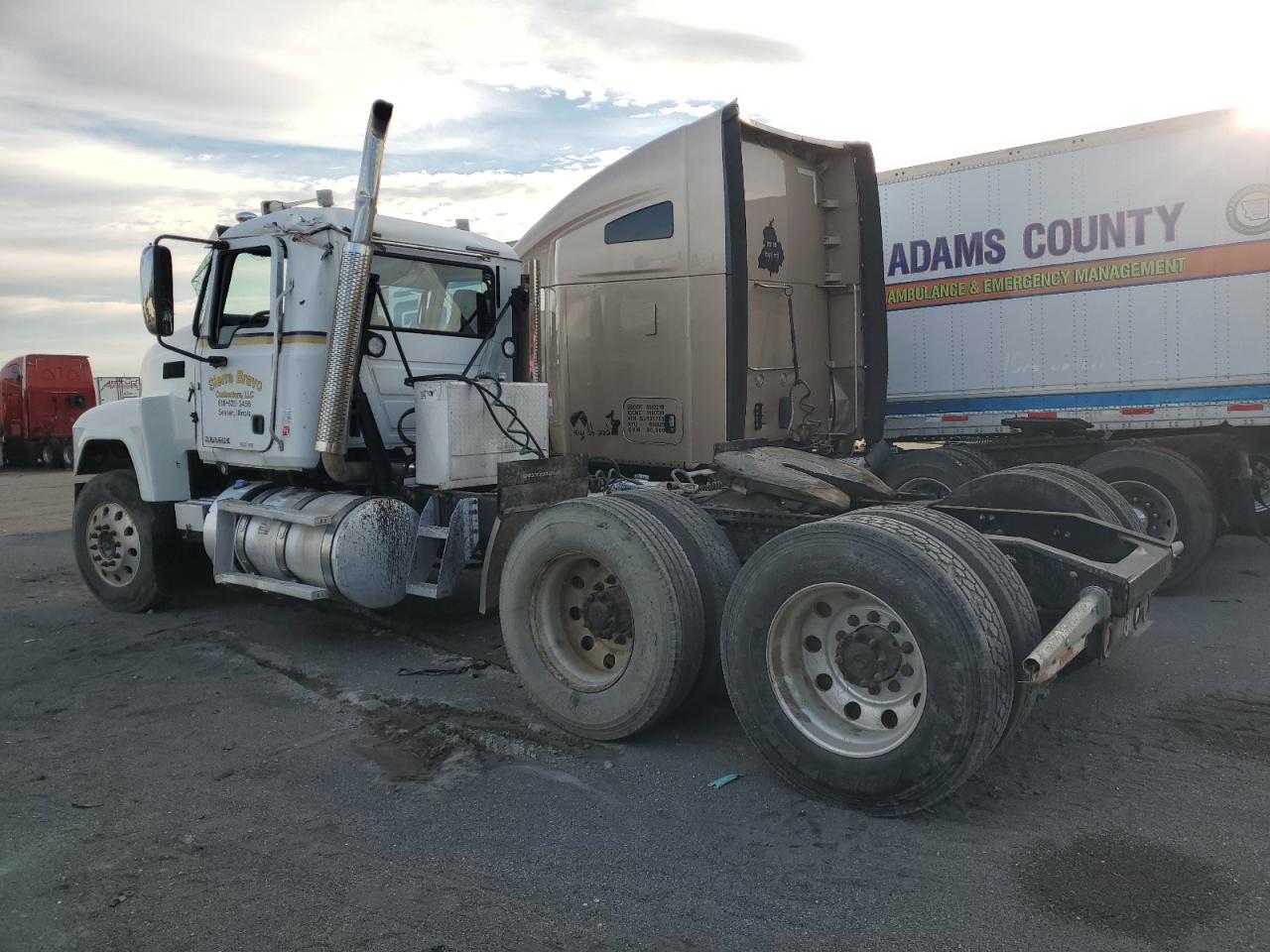 Lot #2964457249 2016 MACK 600 CHU600