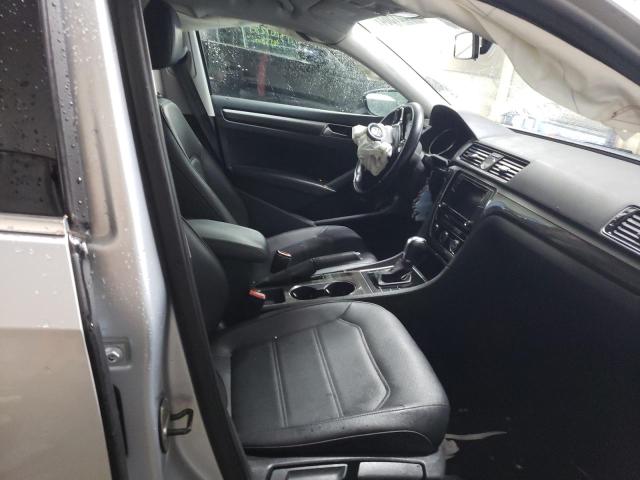 2017 VOLKSWAGEN PASSAT SE - 1VWBT7A38HC044482