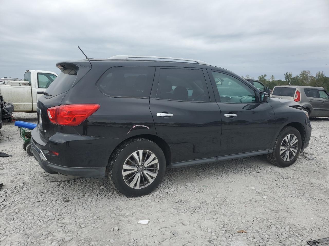 Lot #3021111216 2017 NISSAN PATHFINDER