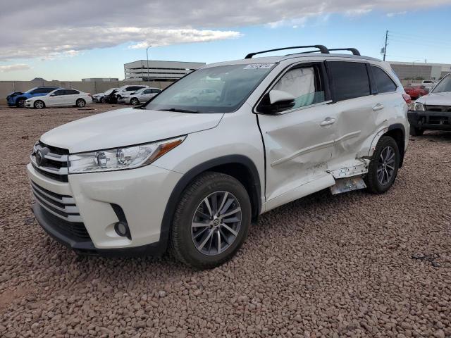 VIN 5TDJZRFHXJS805045 2018 Toyota Highlander, SE no.1