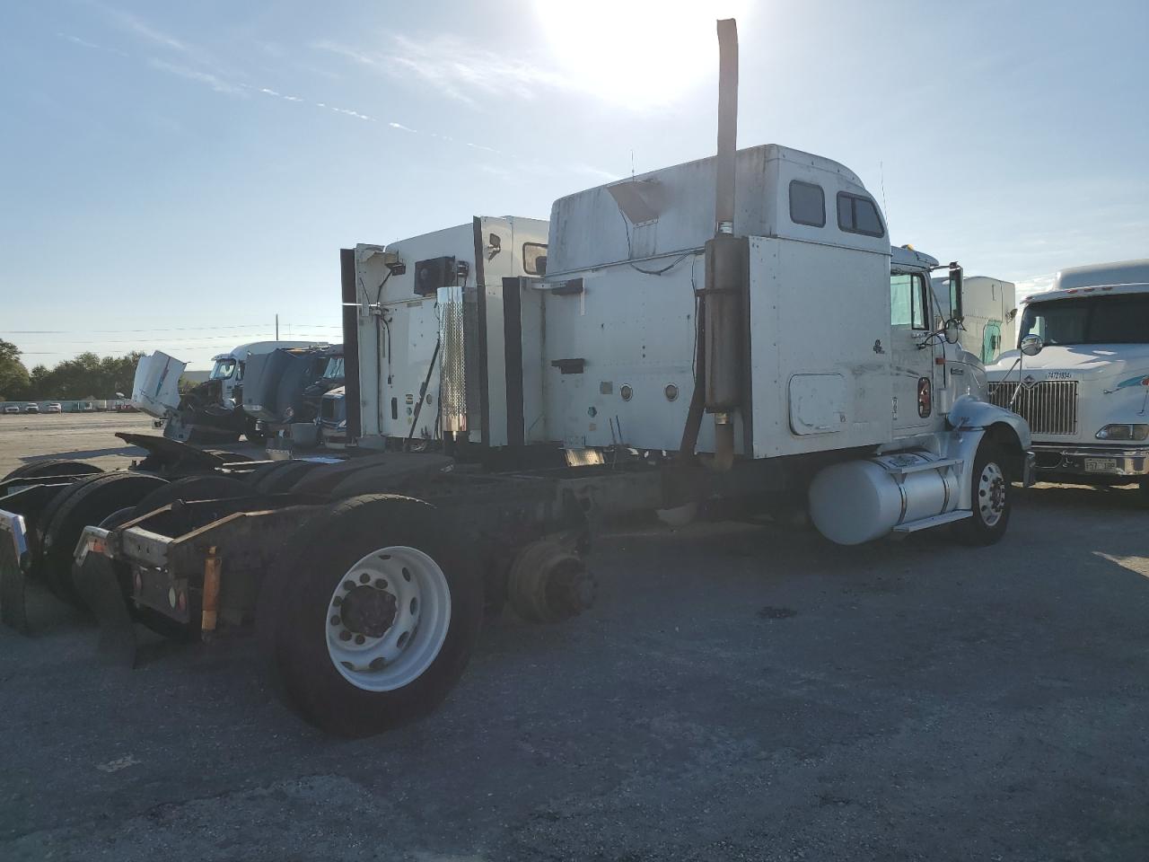 Lot #2988470792 1998 INTERNATIONAL 9000 9400