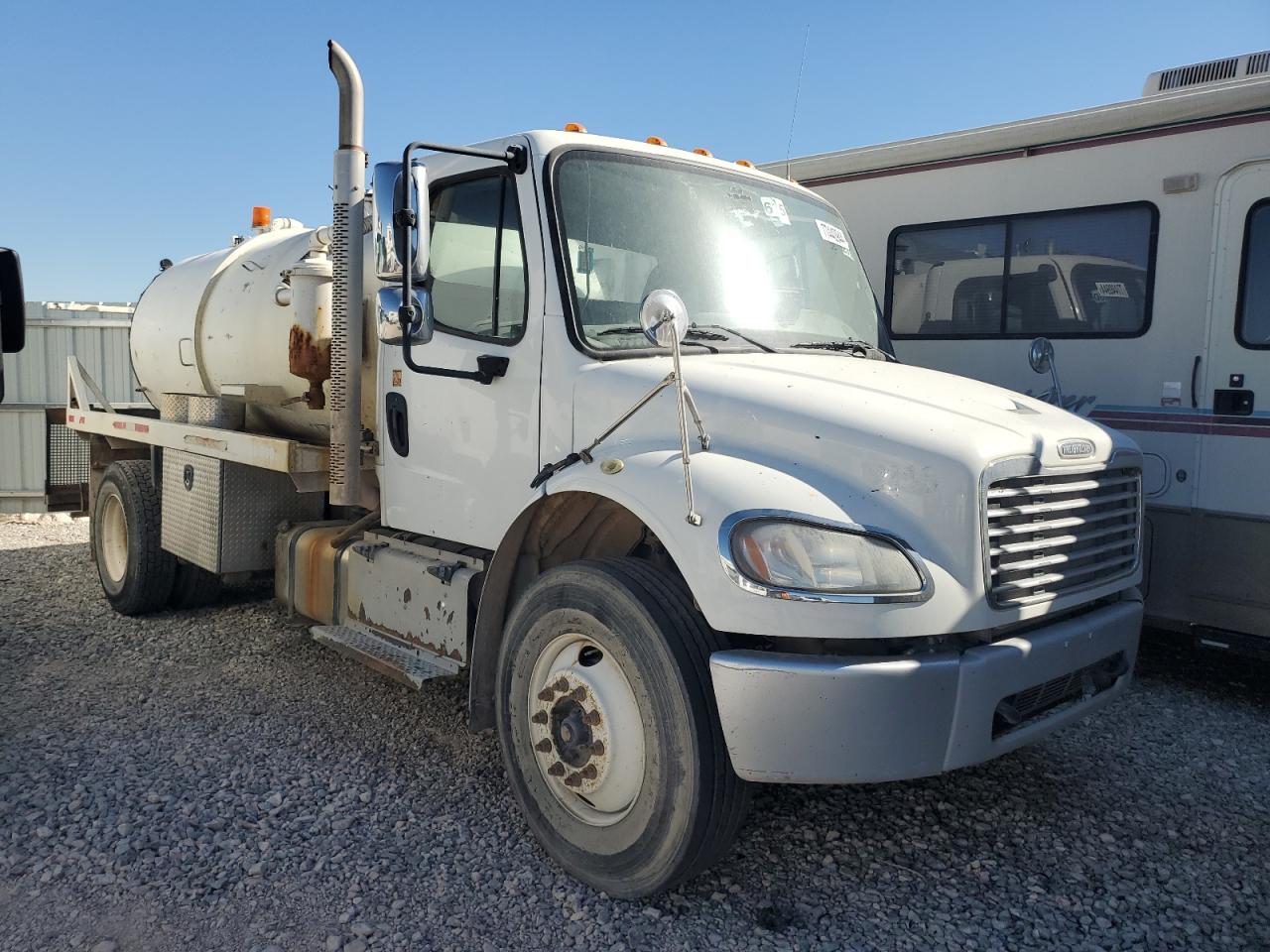  Salvage Freightliner M2 106 Med