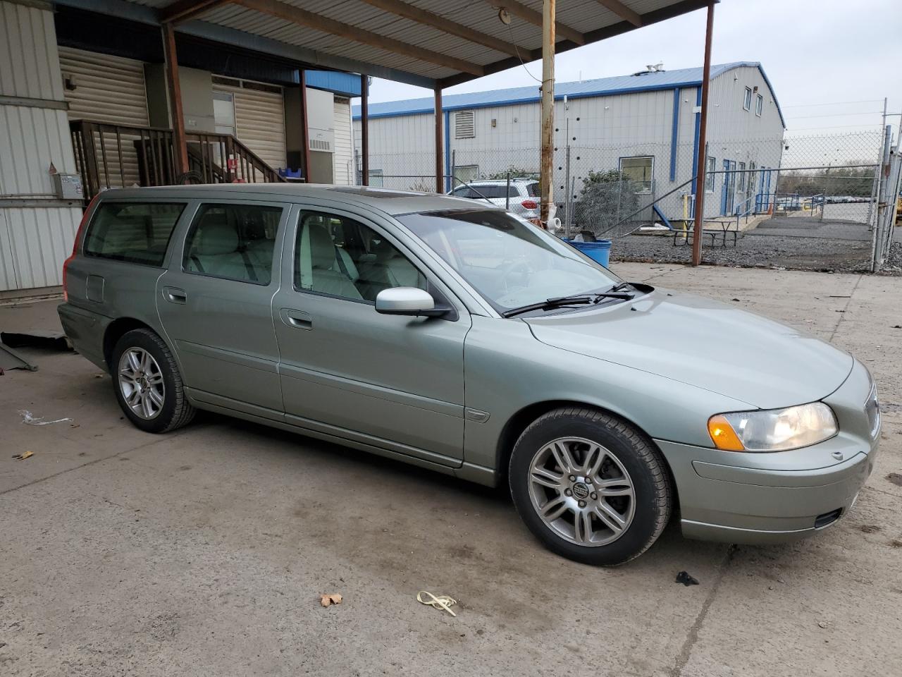 Lot #2991612093 2006 VOLVO V70