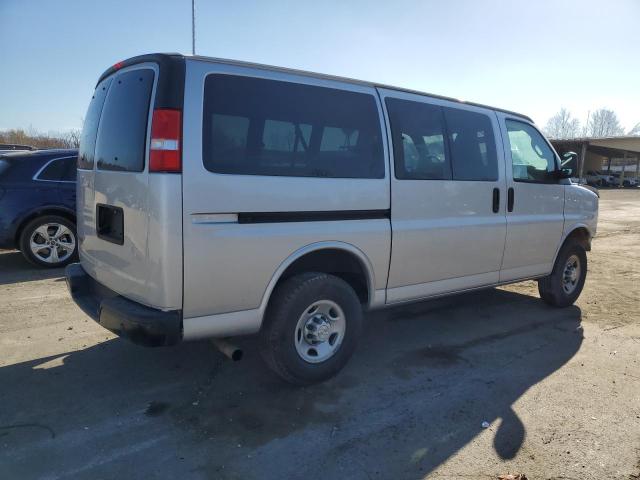 VIN 1GCWGAFG8L1247359 2020 CHEVROLET EXPRESS no.3