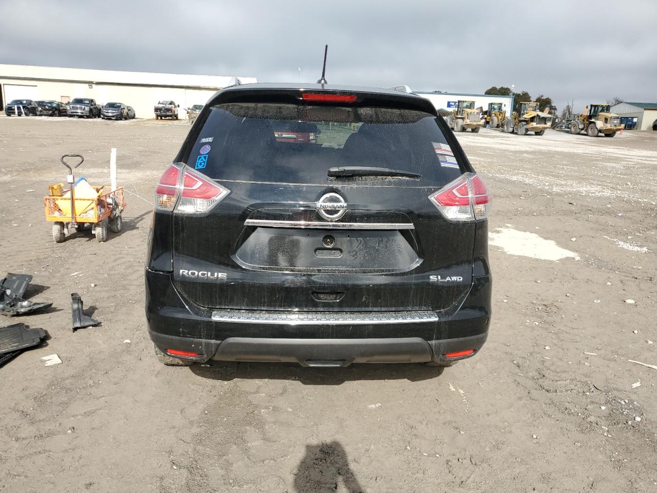 Lot #3027087824 2015 NISSAN ROGUE S