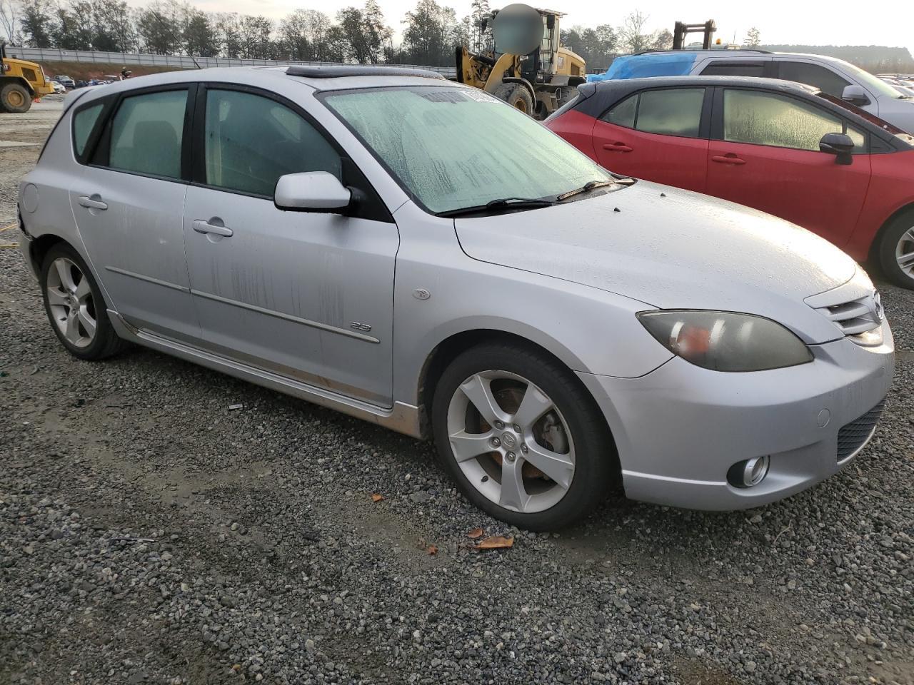 Lot #2996251388 2005 MAZDA 3 HATCHBAC