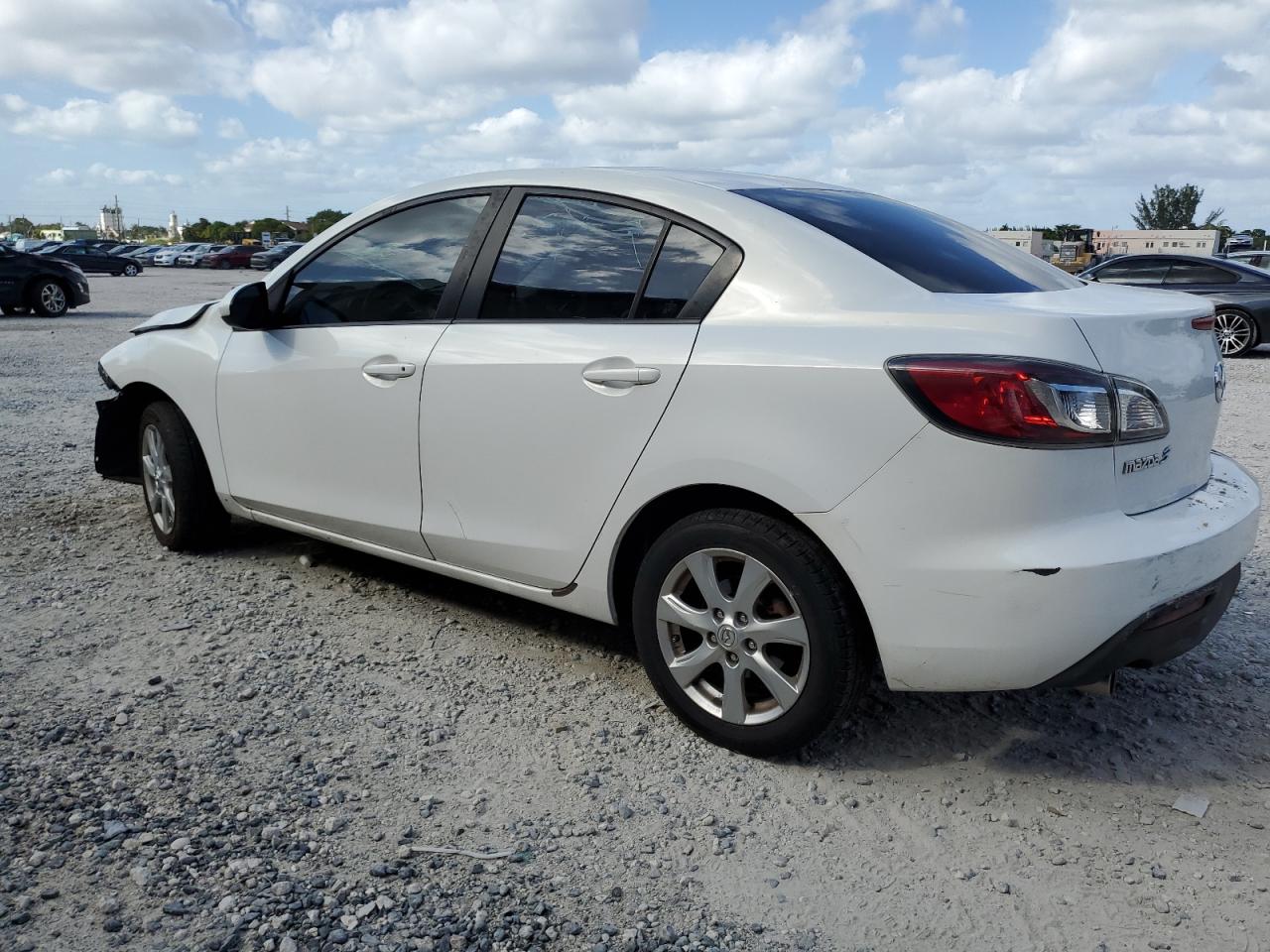 Lot #2994098287 2011 MAZDA 3 I