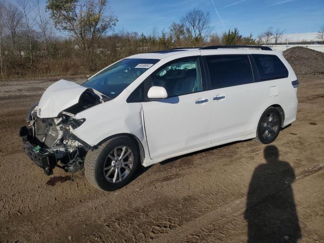 2017 TOYOTA SIENNA SE #2993959382