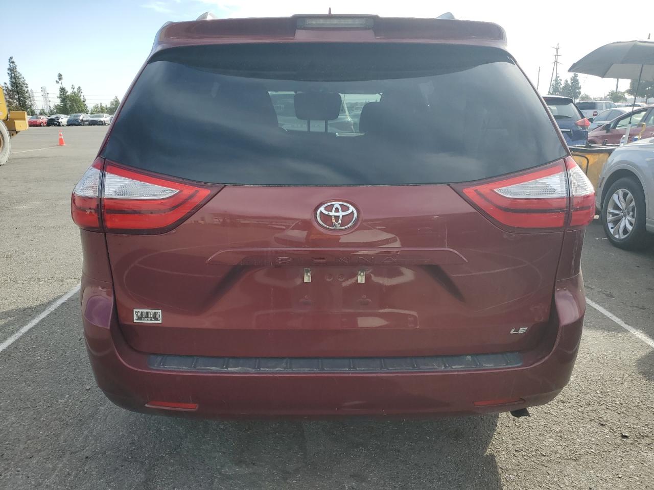 Lot #3050370910 2019 TOYOTA SIENNA LE