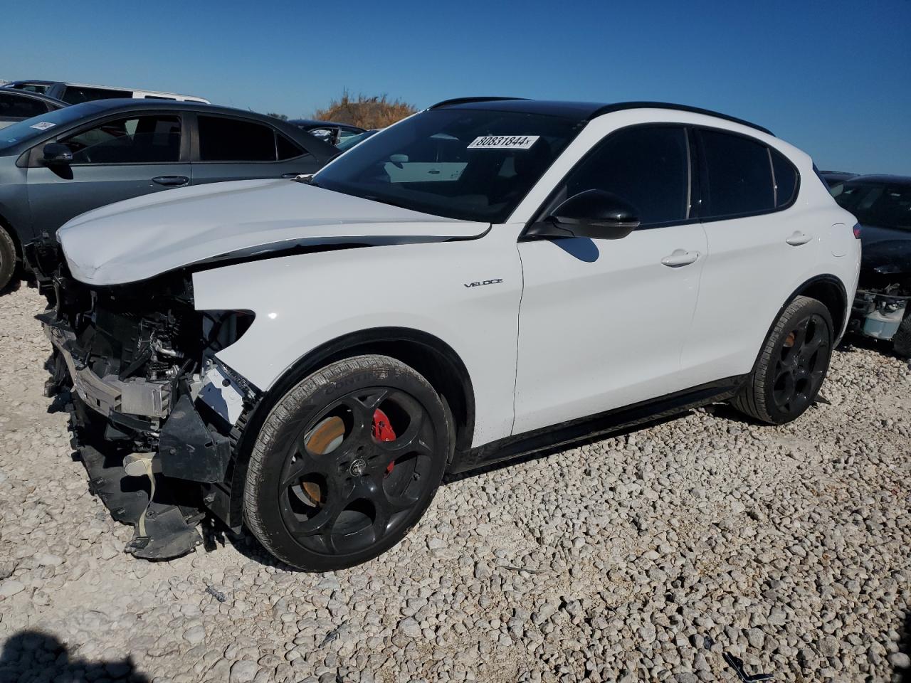  Salvage Alfa Romeo Stelvio