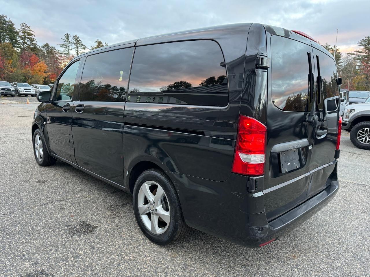 Lot #3005835343 2017 MERCEDES-BENZ METRIS