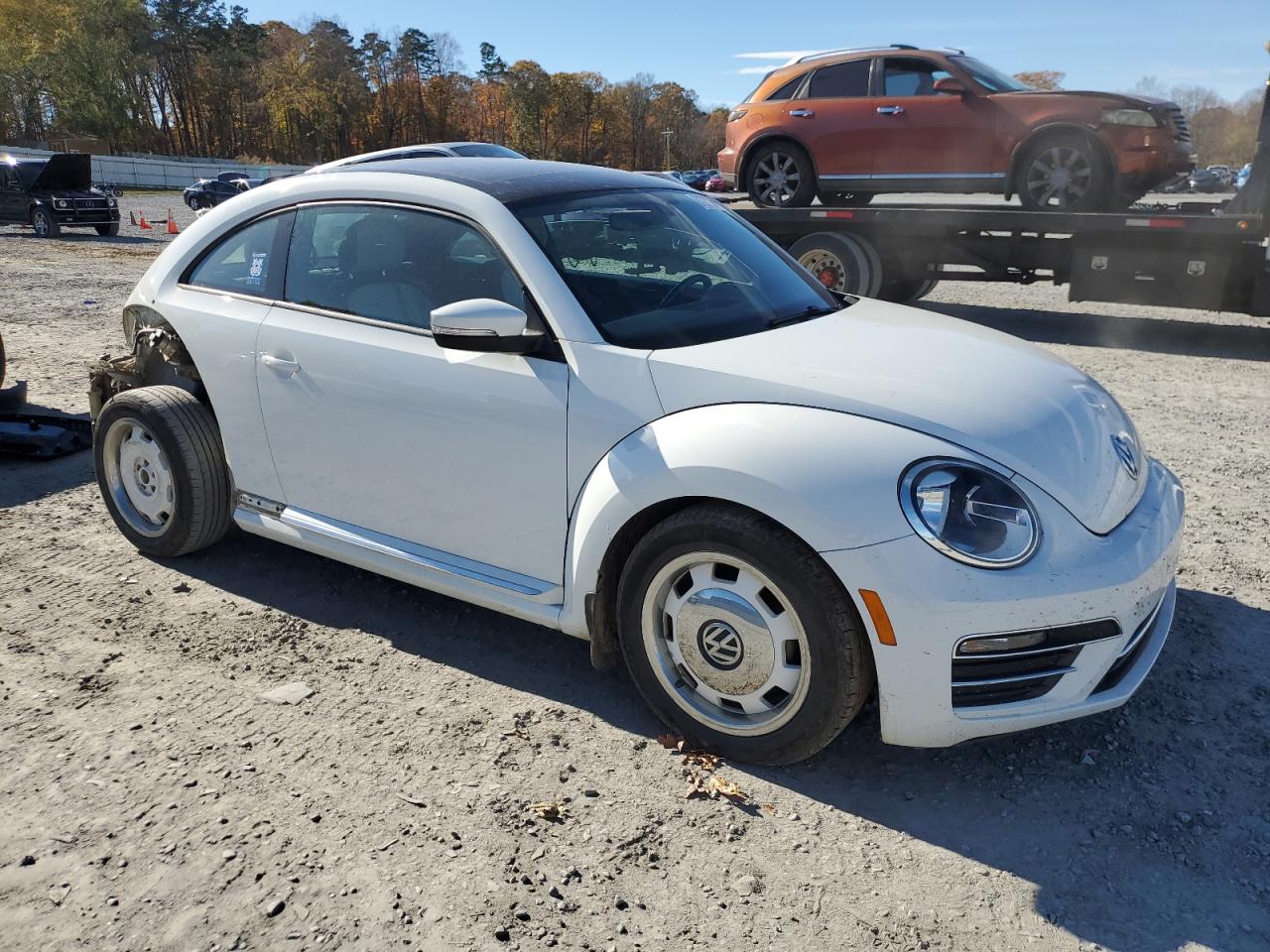 Lot #3028221032 2018 VOLKSWAGEN BEETLE S