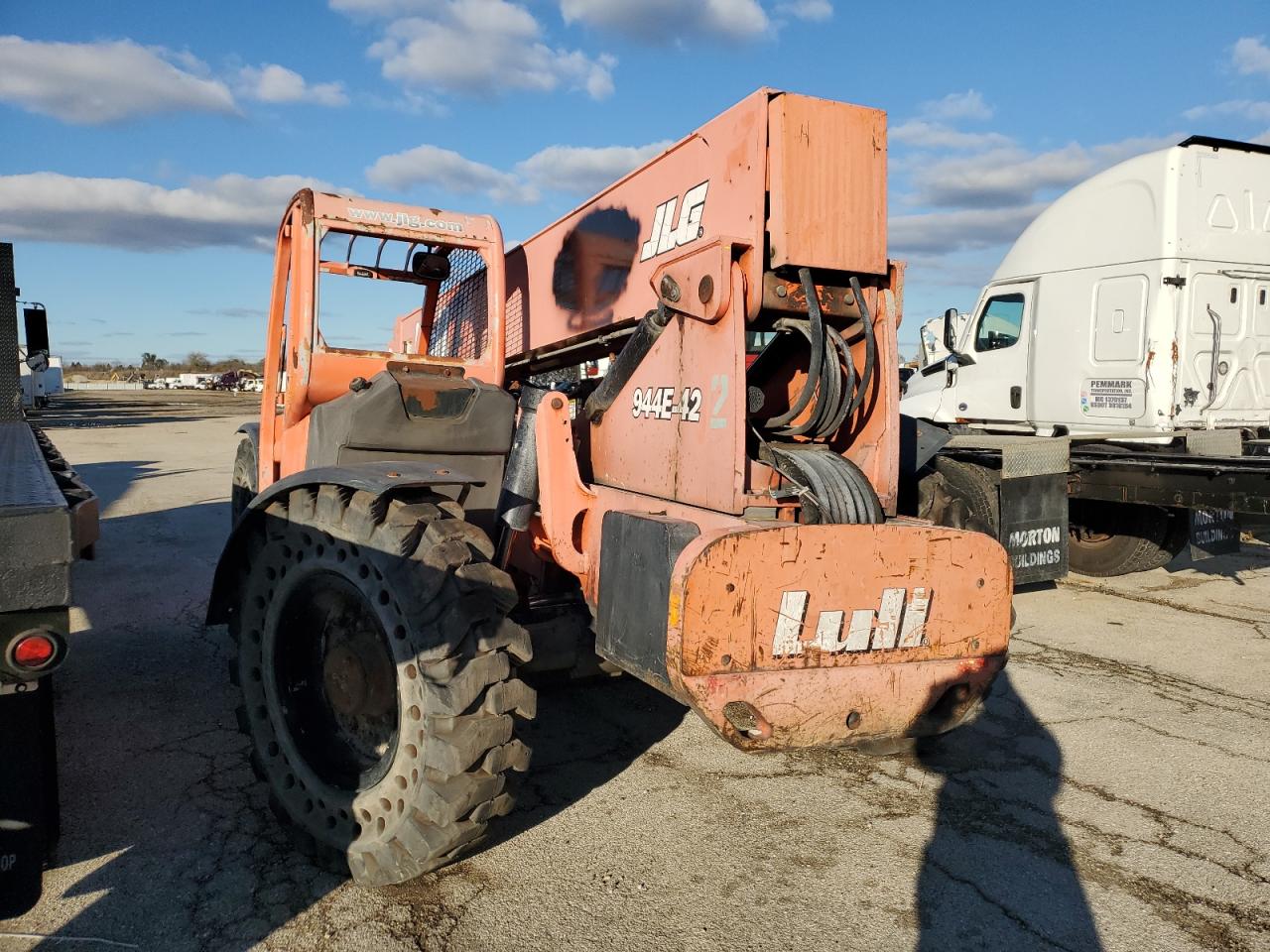 Lot #2974327450 2006 LULL LIFT