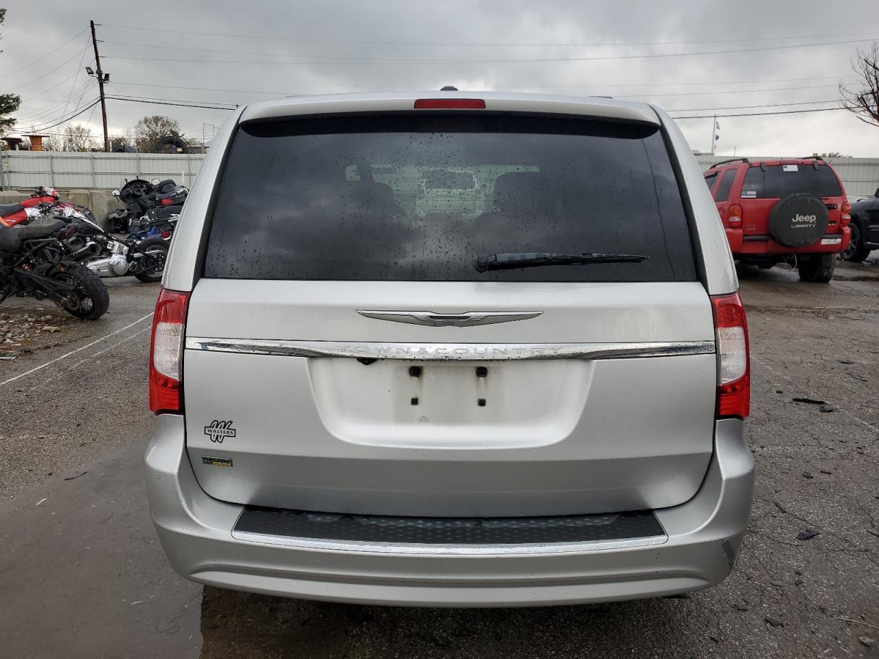 Lot #2989010549 2011 CHRYSLER TOWN & COU