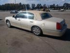 LINCOLN TOWN CAR photo