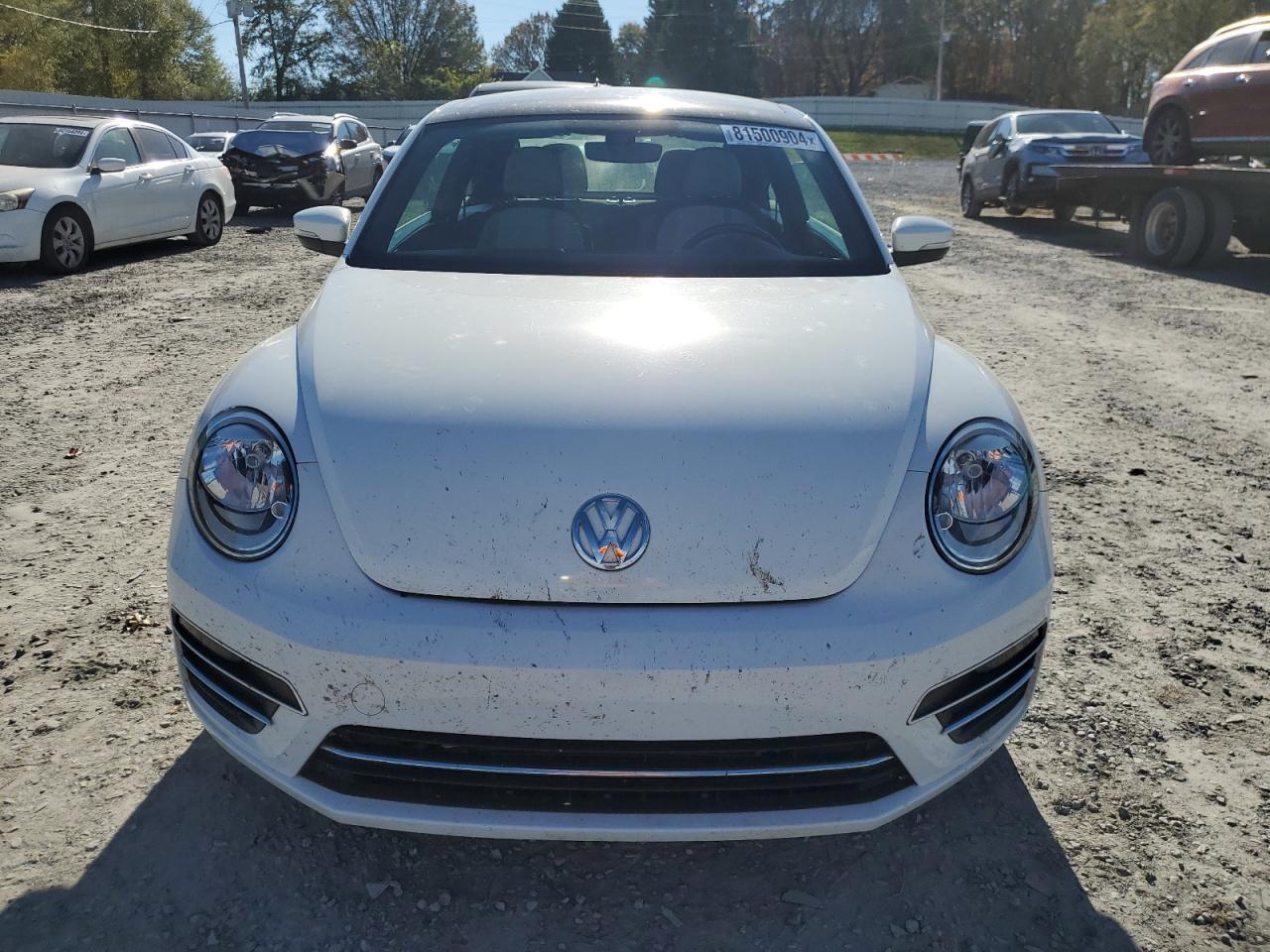 Lot #3028221032 2018 VOLKSWAGEN BEETLE S