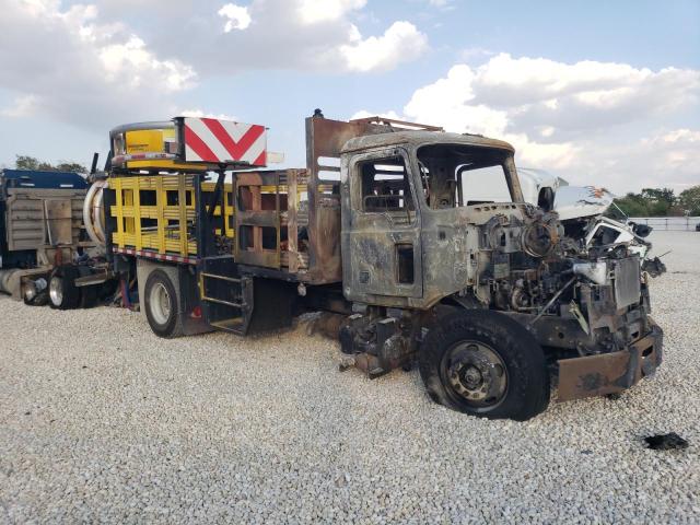 MACK MD 2025 burn  diesel 1M2MDBAA8SS014854 photo #1