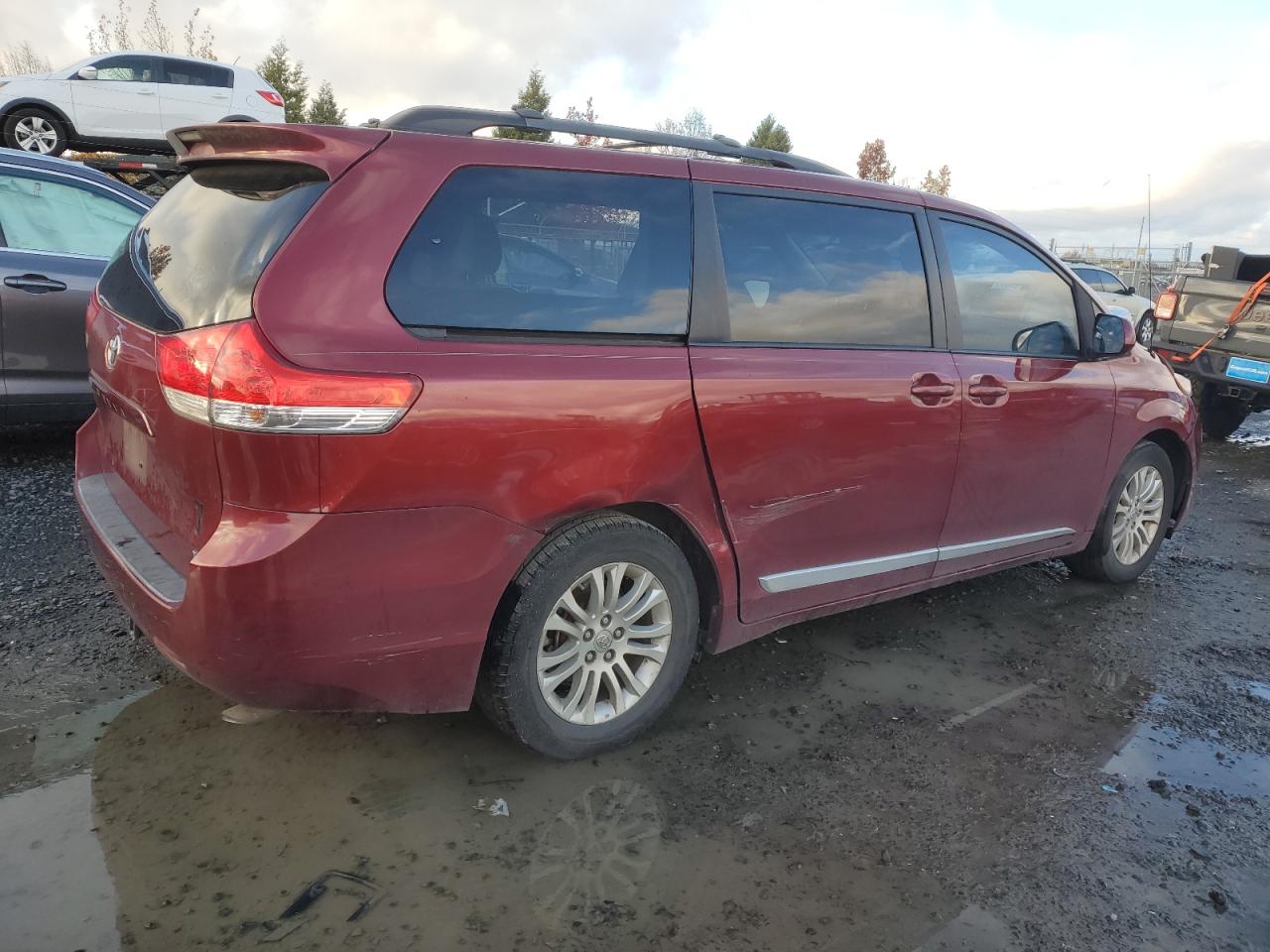 Lot #2992093139 2012 TOYOTA SIENNA XLE