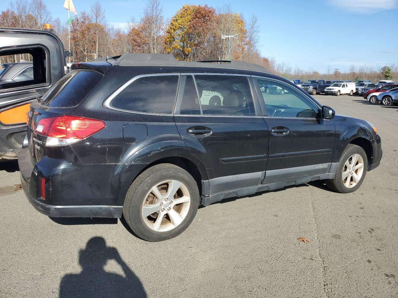 Lot #2959831316 2013 SUBARU OUTBACK 2.