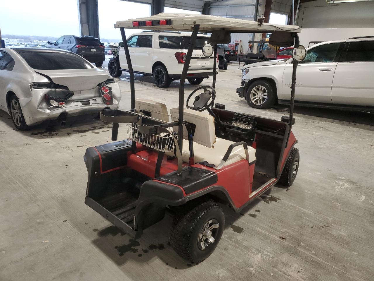 Lot #3008588969 1986 EZGO GOLF CART