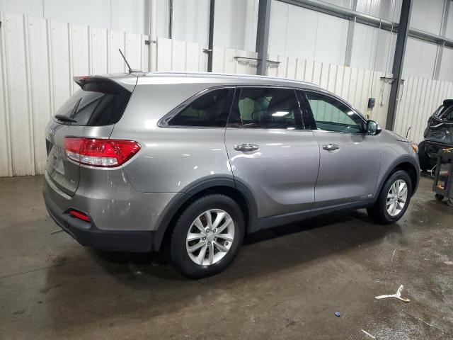 VIN 5XYPGDA56HG198827 2017 KIA SORENTO no.3