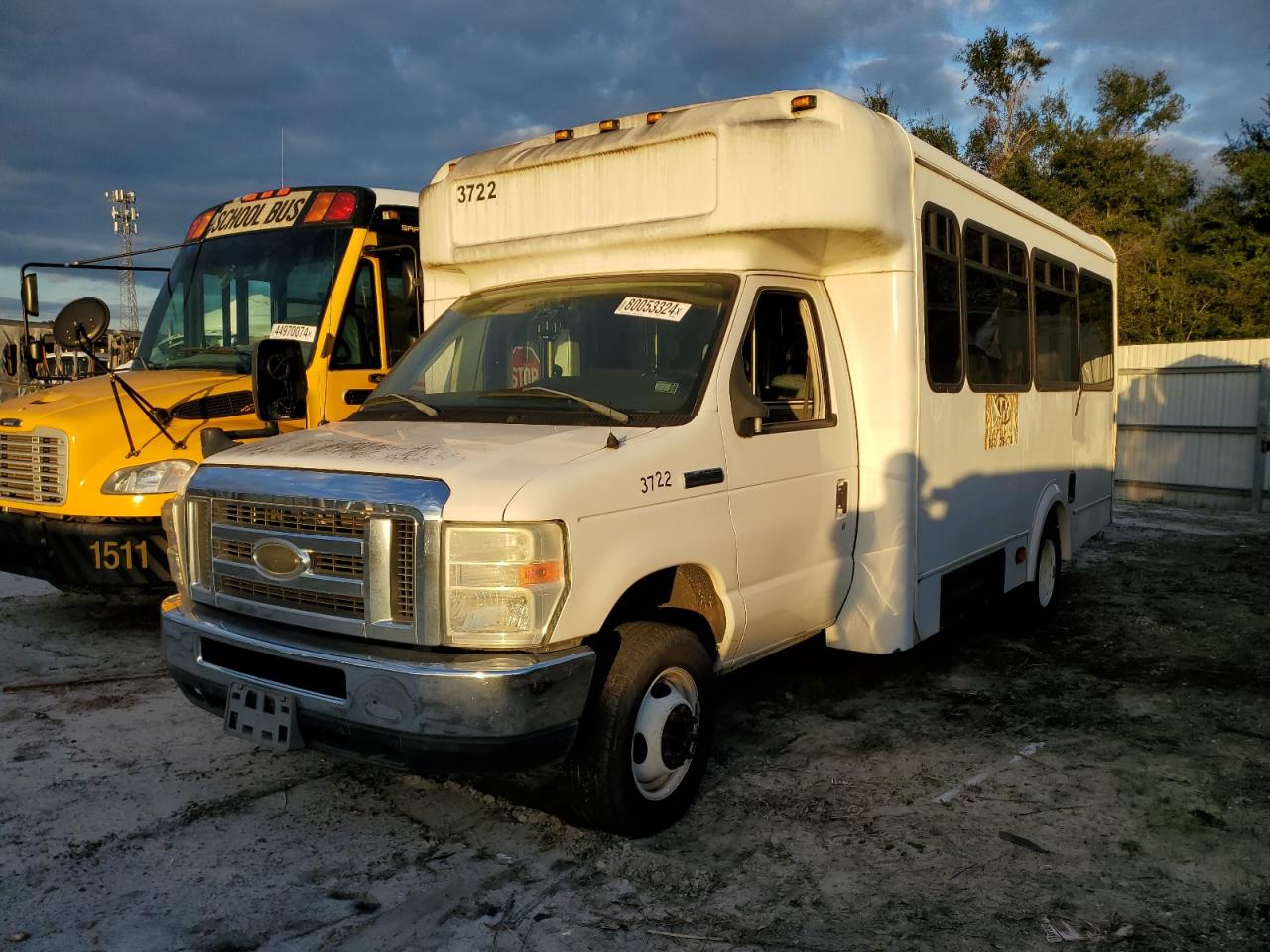 FORD ECONOLINE E450 SUPER DUTY CUTAWAY VAN