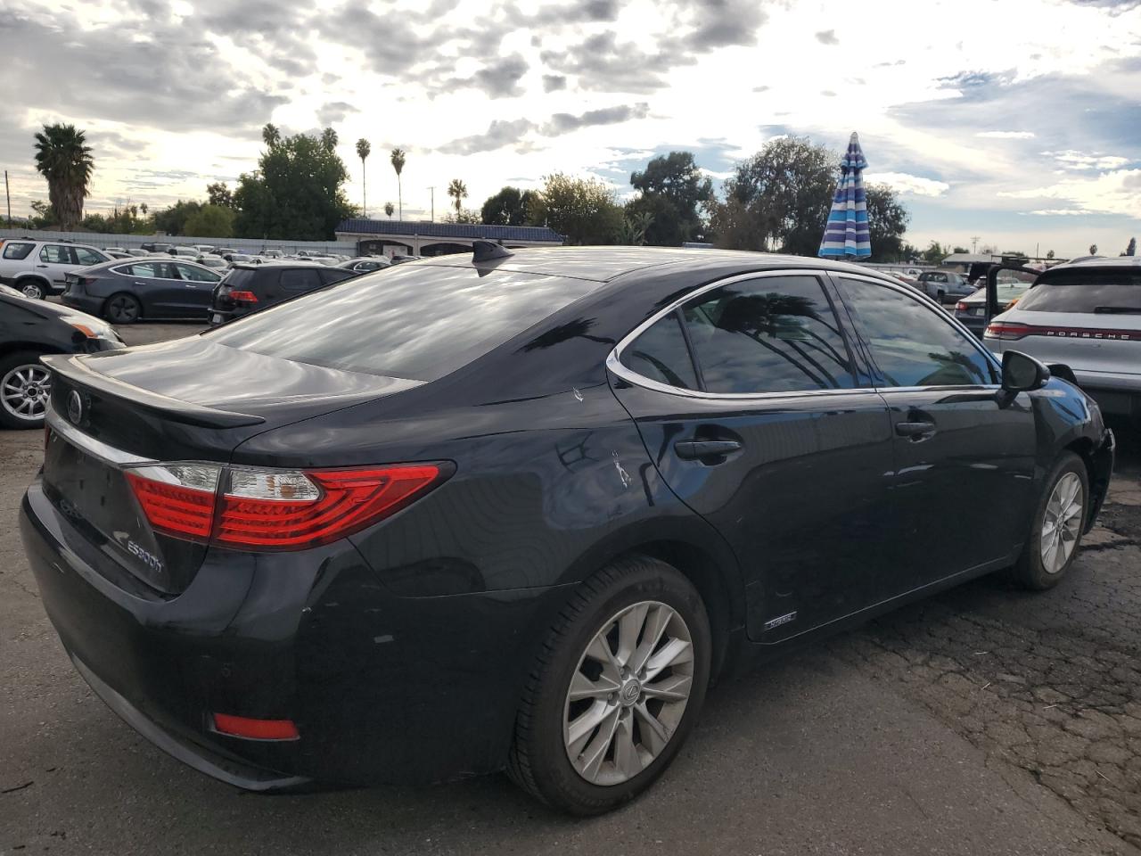 Lot #3033255810 2015 LEXUS ES 300H